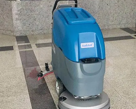重庆清洁展：如何选择一款合适的洗地机呢？